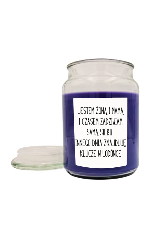 Duża świeca zapachowa Jestem żoną i mamą i czasem zadziwiam samą siebie - fiołek